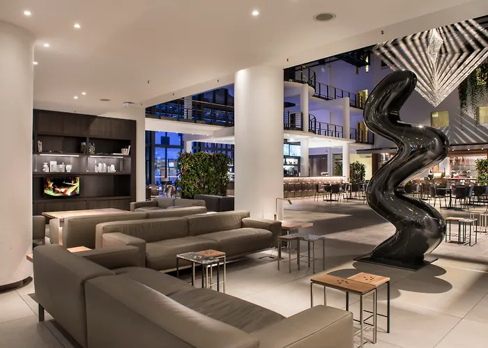 Estrel Berlin Otel